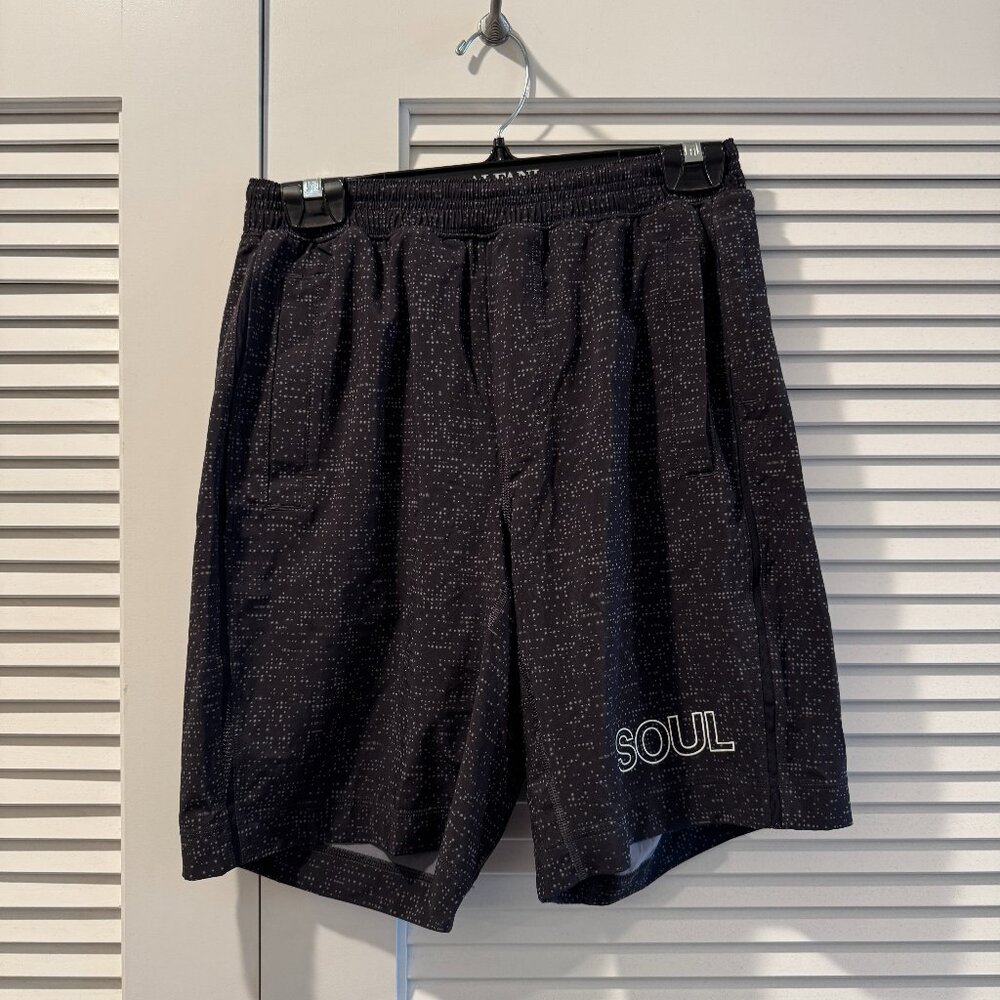 Small black/grey Lululemon Pacebreaker short